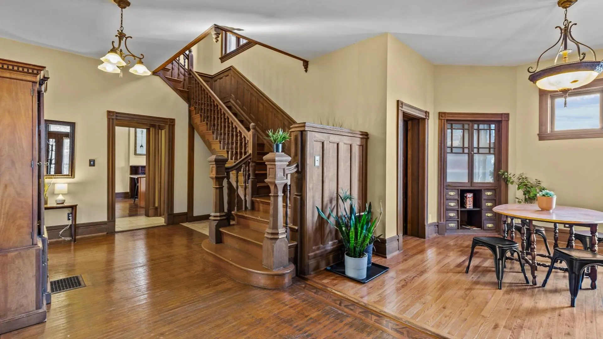 The Marquis Manor Villa Saint Louis